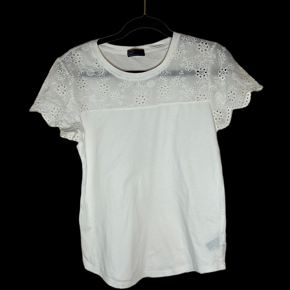 GAP tee